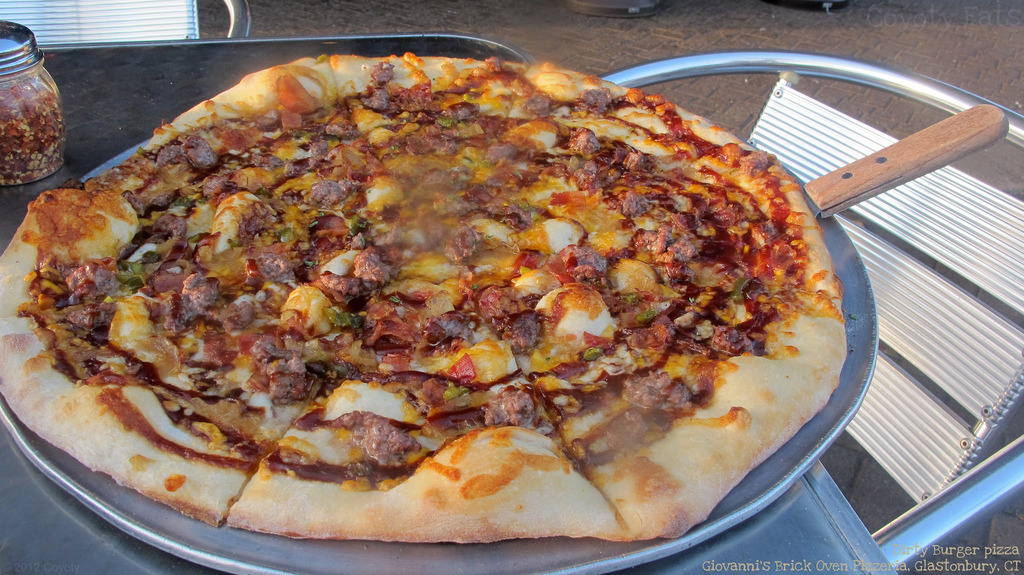 Dirty Burger pizza (by Coyoty)