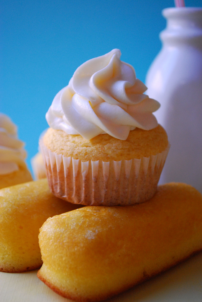 Twinkie Cupcakes (by chrystalkanu)