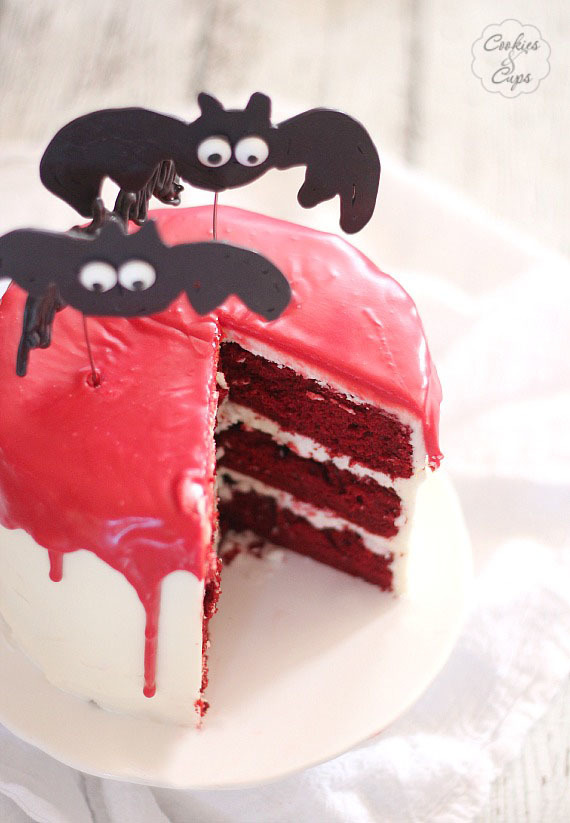 vampire bat cake.