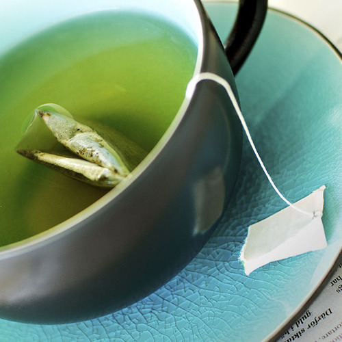 The benefits of green tea include a lower risk of death from a variety of causes. So drink up and learn more about the benefits of green tea here!